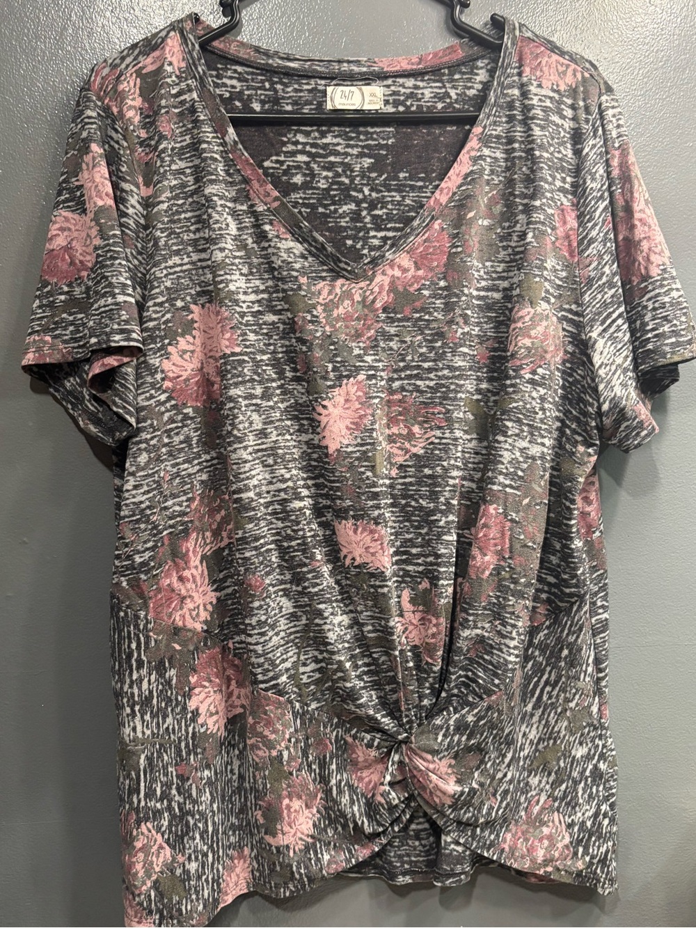 Maurices Pink Floral Twist-Front V-Neck Tee Lightweight Summer Casual